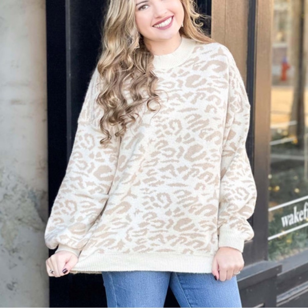 NWT oversized leopard sweater - FLAW